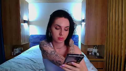 Snapshot of pure_temptation_j chatting on June 2, 5:15 pm Julia online show from June 2, 5:15 pm