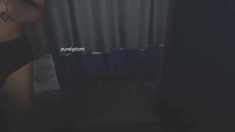 Snapshot of purelydom chatting on May 24, 9:47 am purelydom online show from May 24, 9:47 am