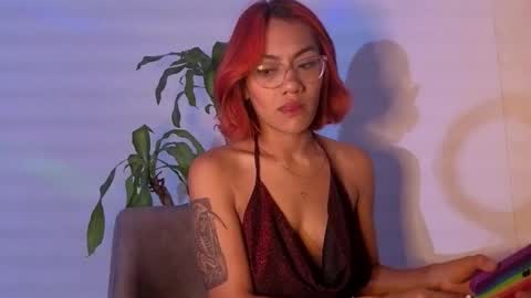 Snapshot of purepleasure25 chatting on December 4, 4:33 am purepleasure25 online show from December 4, 4:33 am