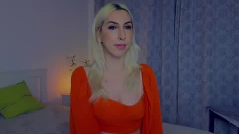 Isabelle online show from February 25, 7:14 pm