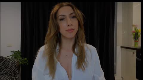 Isabelle online show from March 4, 6:36 pm