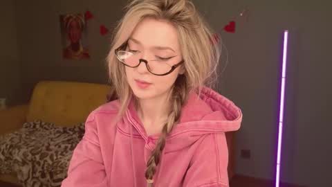 Bella online show from February 15, 5:37 am