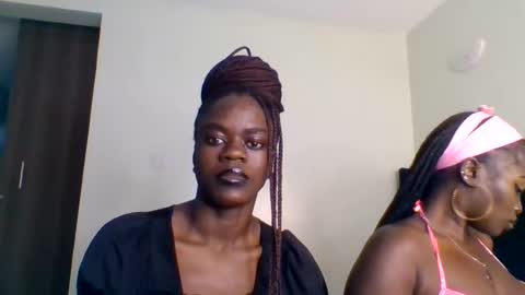 purple_honey1 online show from May 4, 1:29 pm