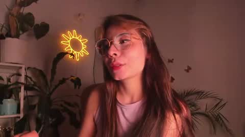 Snapshot of purple_opal chatting on June 17, 8:10 pm Vero online from Tuesday to Sunday online show from June 17, 8:10 pm