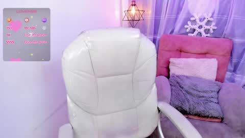 Snapshot of purple_slut_ chatting on December 27, 11:53 pm Anna online show from December 27, 11:53 pm