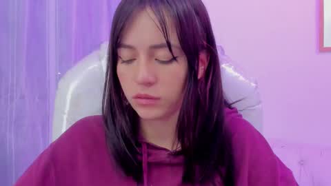 Snapshot of purple_slut_ chatting on February 13, 11:15 pm Anna online show from February 13, 11:15 pm