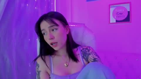 Snapshot of purple_slut_ chatting on February 16, 7:49 pm Anna online show from February 16, 7:49 pm