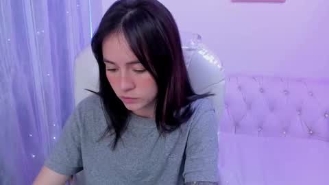 Snapshot of purple_slut_ chatting on February 25, 2:25 am Anna online show from February 25, 2:25 am