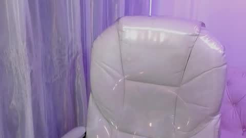 Snapshot of purple_slut_ chatting on March 7, 8:33 pm Anna online show from March 7, 8:33 pm