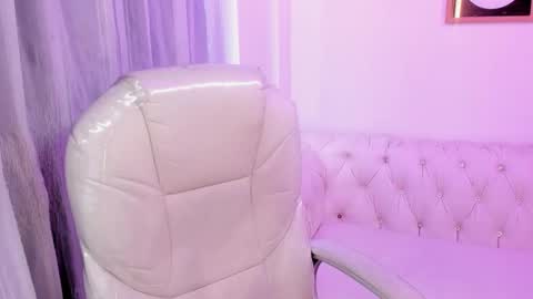 Snapshot of purple_slut_ chatting on March 12, 8:41 pm Anna online show from March 12, 8:41 pm