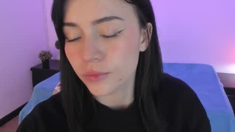 Snapshot of purple_slut_ chatting on November 21, 4:11 am Anna online show from November 21, 4:11 am