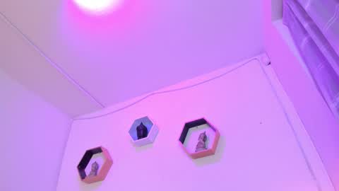 Snapshot of purple_slut_ chatting on November 28, 4:15 am Anna online show from November 28, 4:15 am