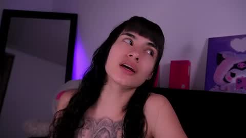 Snapshot of purplesnake_ chatting on August 4, 1:53 am Alynn online show from August 4, 1:53 am
