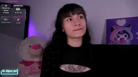 Snapshot of purplesnake_ chatting on August 5, 6:49 am Alynn online show from August 5, 6:49 am