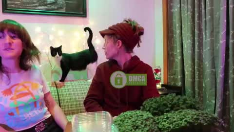 purrin pussies online show from December 17, 2:06 am