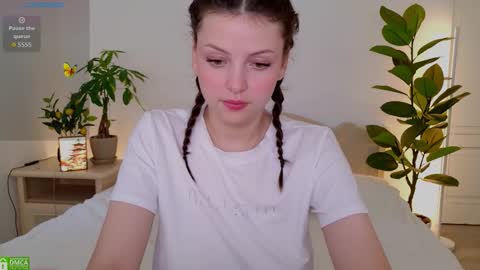 Snapshot of pusichka_ chatting on September 27, 7:35 am Diana Onlyfans online show from September 27, 7:35 am