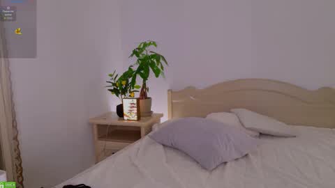 Snapshot of pusichka_ chatting on November 9, 9:07 am Diana Onlyfans online show from November 9, 9:07 am