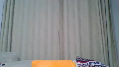 Snapshot of pussiey_tightte chatting on October 4, 12:08 am Sweetpie online show from October 4, 12:08 am