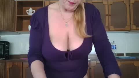 Snapshot of pussy_boom4u chatting on May 8, 8:19 am Mary online show from May 8, 8:19 am