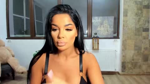 Snapshot of pussydollxx chatting on February 17, 6:37 pm Andreea online show from February 17, 6:37 pm