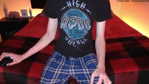 Snapshot of pussylover2182 chatting on September 14, 3:05 am pussylover2182 online show from September 14, 3:05 am