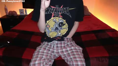 Snapshot of pussylover2182 chatting on October 9, 3:37 am pussylover2182 online show from October 9, 3:37 am