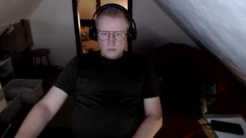 Snapshot of pussylovercb chatting on June 8, 8:31 pm pussylovercb online show from June 8, 8:31 pm