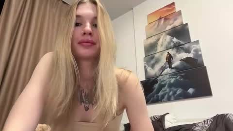 Lina online show from October 4, 9:02 pm