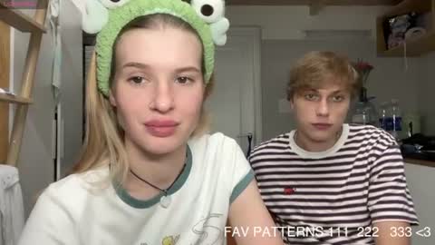 Snapshot of pussymoneywet chatting on July 3, 4:35 pm Lina online show from July 3, 4:35 pm