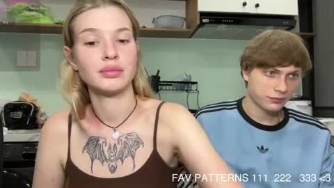 Snapshot of pussymoneywet chatting on July 6, 9:50 pm Lina online show from July 6, 9:50 pm