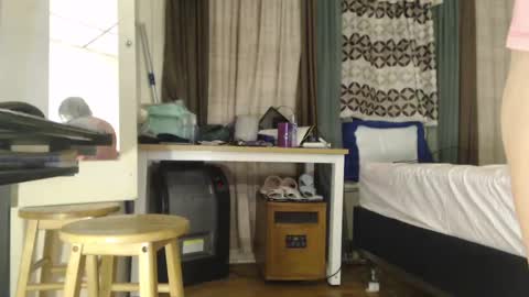 Snapshot of putiputi4u chatting on December 22, 5:34 am putiputi4u online show from December 22, 5:34 am