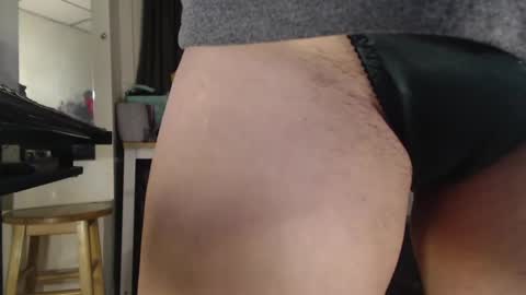 Snapshot of putiputi4u chatting on January 15, 9:56 am putiputi4u online show from January 15, 9:56 am