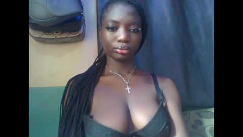 Snapshot of pweedy_ora chatting on June 5, 9:59 am ora online show from June 5, 9:59 am