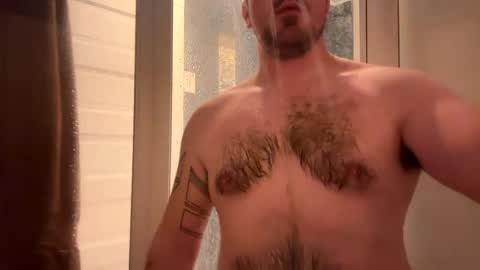 Snapshot of pwerhouse chatting on December 1, 7:14 pm pwerhouse online show from December 1, 7:14 pm