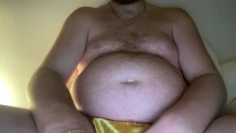 Snapshot of pwing1992 chatting on December 8, 4:04 am pwing1992 online show from December 8, 4:04 am