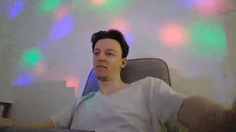 Lucas online show from April 7, 8:09 pm