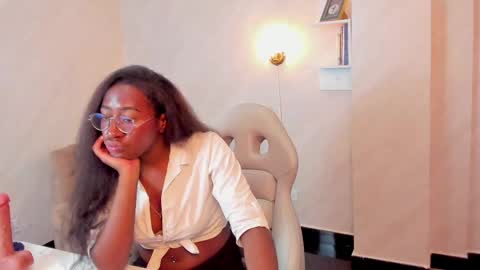 Snapshot of qeen_blackk chatting on March 7, 7:16 pm Shekoni Schedule 700 - 1400 gtm-5 online show from March 7, 7:16 pm
