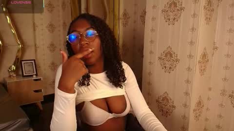 Snapshot of qeen_blackk chatting on October 20, 8:31 pm Shekoni Schedule 700 - 1400 gtm-5 online show from October 20, 8:31 pm