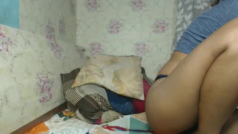 Snapshot of qeen_sexy chatting on May 21, 5:36 am queen sexy online show from May 21, 5:36 am