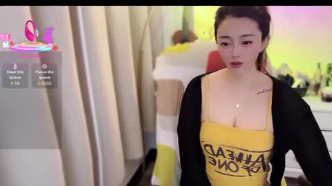 qiqi1588 online show from April 5, 12:02 pm