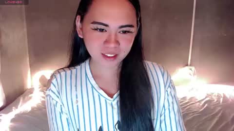qt_luna18 online show from July 16, 9:10 pm