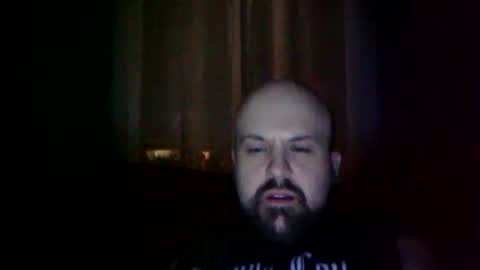 Snapshot of quebecboy233 chatting on January 21, 3:26 am quebecboy233 online show from January 21, 3:26 am