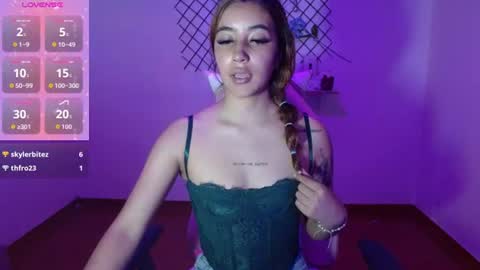 Snapshot of quee_tiana chatting on June 3, 8:36 pm your princess online show from June 3, 8:36 pm