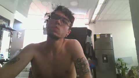 Snapshot of queen42099 chatting on January 29, 7:43 pm leiton online show from January 29, 7:43 pm