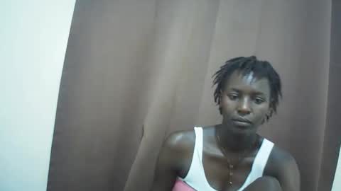 Snapshot of queen_0012 chatting on May 17, 10:44 am asher online show from May 17, 10:44 am