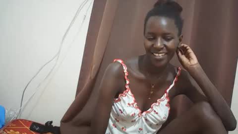 Snapshot of queen_0012 chatting on May 30, 12:24 pm asher online show from May 30, 12:24 pm