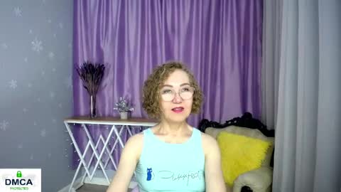 Snapshot of queen_a_n_i chatting on May 16, 10:36 am A N I Ill be here on December 1st online show from May 16, 10:36 am