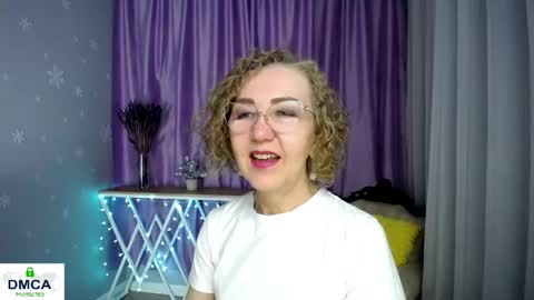 Snapshot of queen_a_n_i chatting on May 24, 7:35 am A N I Ill be here on December 1st online show from May 24, 7:35 am