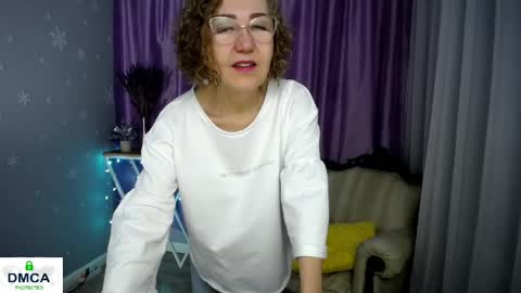Snapshot of queen_a_n_i chatting on May 25, 7:58 am A N I Ill be here on December 1st online show from May 25, 7:58 am