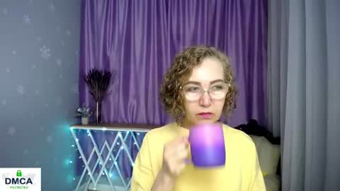 Snapshot of queen_a_n_i chatting on June 13, 3:59 am A N I Ill be here on December 1st online show from June 13, 3:59 am